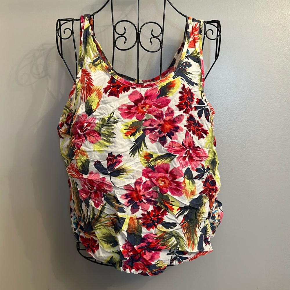 Women’s size M Gap tank top